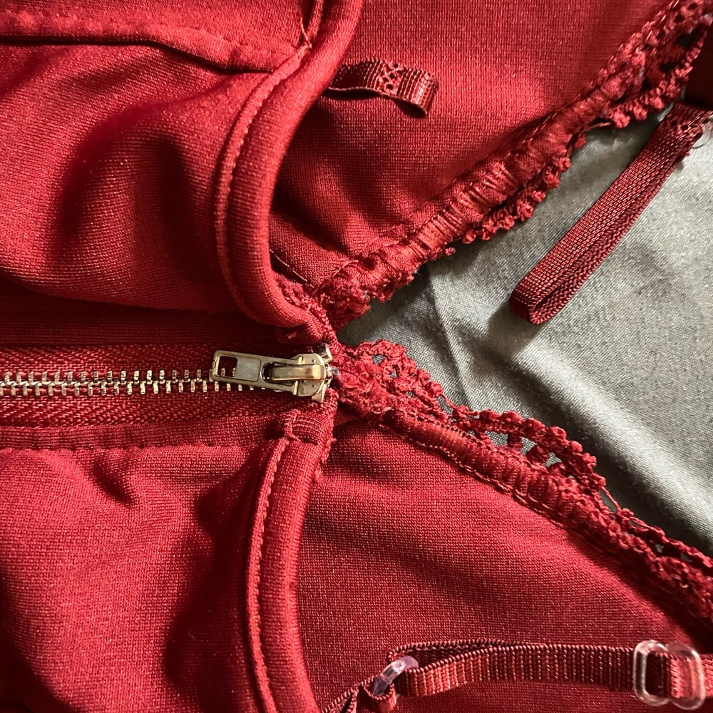 Red Lace Crop Top - Picture 3 of 3